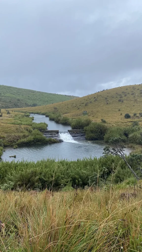The dam at the end of Belihul Oya River